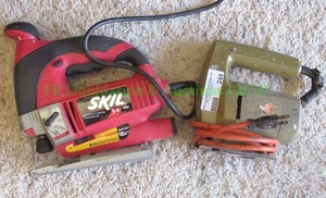 lot 244 image: Skil and Black & Decker jig saws