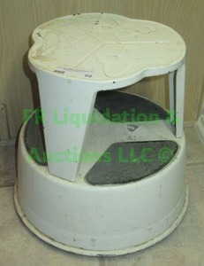 lot 99 image: Step stool