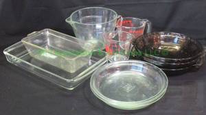 lot 65 image: Pyrex glassware baking dishes, 10 pieces total