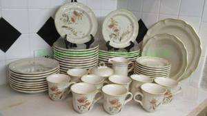 lot 52 image: Mikasa Country charm pattern FG003 Strawflowers stoneware serving set, 60 pieces