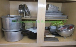 lot 64 image: Assorted pots and pans plus