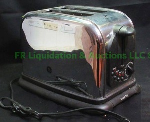 lot 82 image: Wal-Mart double slice toaster model 106808