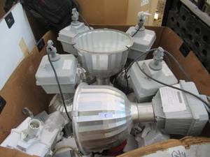 lot 5 image: HUBBELL WAREHOUSE ELECTRICAL LIGHTING FOR MILITARY 250 WATT LIGHTS NSN# 6210DSLIGHTFI