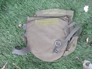 lot 50 image: SMALL SHOULDER CARRY BAGS APPROX 11 X 14