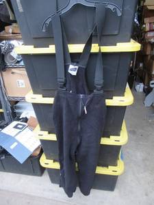 lot 63 image: POLARTEC MILITARY EXTREME COLD WEATHER FLEECE OVERALL BIBSSNOWPANTS IN BLACK SIZE MEDIUM