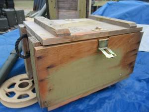 lot 84 image: WOOD MILITARY AMMO BOX 20 X 12 X 11