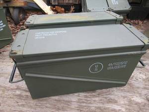 lot 87 image: METAL AMMO CARRIERS FOR 32 CARTRIDGES 40MM