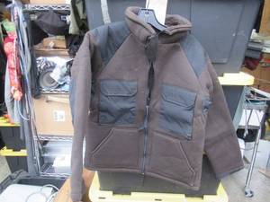 lot 118 image: US MILITARY ISSUED COLD WEATHER SHIRT NSN# 8415012281355 FLEECE WITH ELBOW PATCHES IN SIZE MEDIUM
