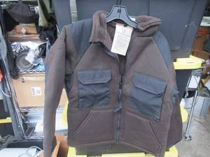 lot 120 image: US MILITARY ISSUED COLD WEATHER SHIRT NSN# 8415012281355 FLEECE WITH ELBOW PATCHES IN SIZE MEDIUM