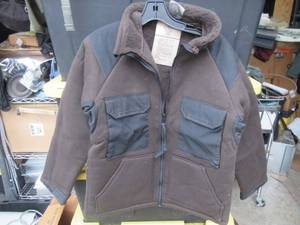 lot 121 image: US MILITARY ISSUED COLD WEATHER SHIRT NSN# 8415012281355 FLEECE WITH ELBOW PATCHES IN SIZE MEDIUM