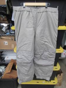 lot 131 image: PRIMALOFT GEN III US MILITARY ISSUED EXTREME COLD WEATHER TROUSERS WITH ZIPPERSVELCRO ON LEGS SIZE LARGE