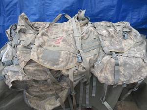 lot 143 image: MILITARY ISSUED RUCKSACKS