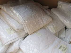 lot 189 image: MILITARY ISSUED MATTRESS PAD 36 X 75 NSN# 7210002271526