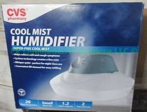 lot 138 image: CVS Cool mist humidifier in box