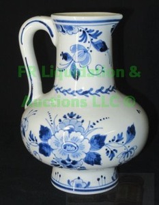 lot 33 image: Delft Holland ceramic pitcher 6-12 tall
