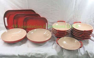 lot 40 image: Le Creuset serveware, 17 pieces