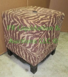 lot 76 image: Bombay company ottoman, 16 x 16 x 18