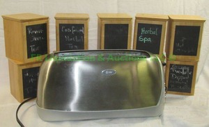 lot 104 image: Sunbeam Oster model 6330-000 toaster & bamboo wood chalk board spice decanter set