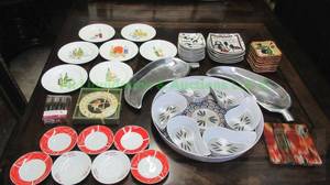 lot 229 image: Decorative serveware collection