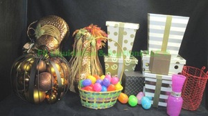 lot 168 image: Holiday decor as shown