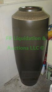 lot 139 image: Tall decor vase 41