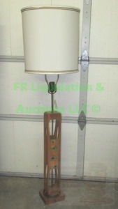lot 288 image: Mid century Modern teak standing lamp
