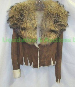 lot 282 image: Denimaxx made in Italy tanned leather casual coat with fox fur collar. Fold back cuffs and perforated detail at hem. Size 8.