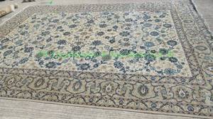 lot 47 image: Persian hand woven rug 118 x 165