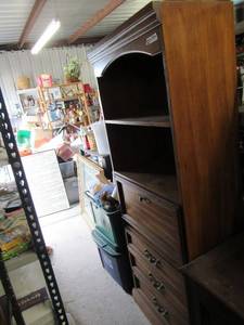 lot 6 image: SOLID WOOD BOOKCASE WITH DRAWERS 30 X 15 X 77