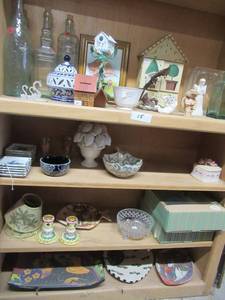 lot 15 image: OLIVE OIL BOTTLES, CERAMIC ANGELS, CERAMIC JEWELRY BOX, PLATES AND MORE