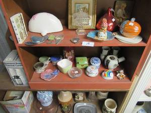 lot 19 image: 3 SHELVES OF CERAMIC COLLECTIBLES, SMALL LAMP, DISHES AND MORE