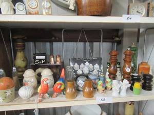 lot 55 image: COLLECTIBLE SALT AND PEPPER SHAKERS