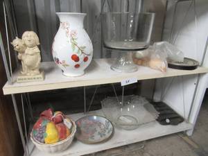 lot 58 image: EVESHAM CEERAMIC VASE, CERAMICS AND GLASSWARE