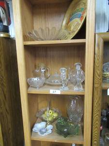 lot 63 image: CERAMIC AND GLASS CANDY DISHES AND MORE