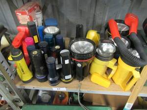 lot 82 image: FLASHLIGHT LOT