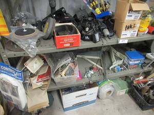 lot 87 image: WIRE BRUSHES, LIGHT BULB REMOVERS AND MORE