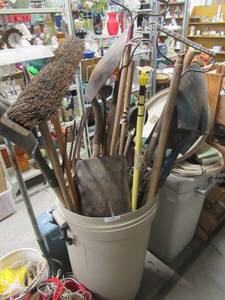 lot 118 image: SHOVELS, RAKES, HOES, BROOMS AND MORE