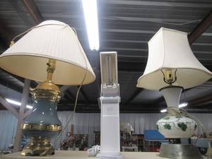 lot 121 image: CERAMIC AND BRASS LAMP, OTT-LITE LAMP AND CERAMIC DECORATIVE LAMP