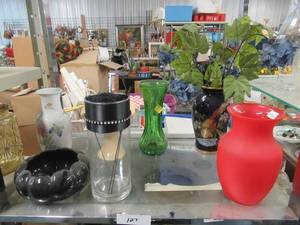 lot 127 image: GLASSWARE AND CERAMIC CANDY DISHES, VASES AND MORE