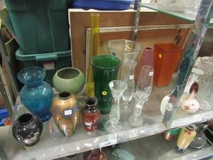 lot 128 image: CERAMIC VASES AND GLASSWARE