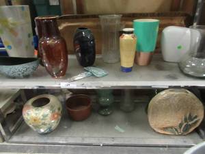 lot 129 image: VARIOUS CERAMIC VASES