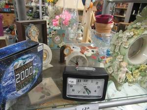 lot 132 image: ASSORTED CLOCKS