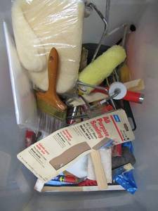 lot 140 image: PAINTING SUPPLIES INCLUDING BRUSHES, ROLLERS, ROLLER PANS, PAINT MITS AND MORE
