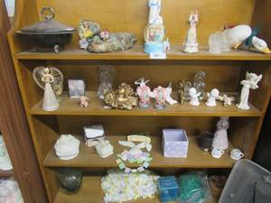 lot 141 image: CERAMIC ANGELS AND MORE