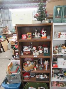 lot 146 image: CHRISTMAS DECORATIONS