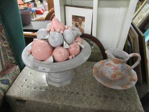 lot 171 image: LARGE CERAMIC FRUIT BOWL 19 X 18 AND BOWLPITCHER WASH SET MADE IN PORTUGAL 10 PITCHER AND 12 BOWL