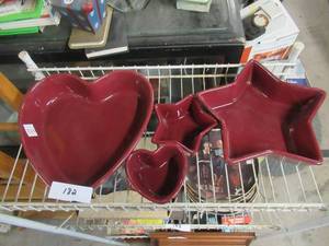 lot 182 image: HEART AND STAR SHAPED CERAMIC BOWLS