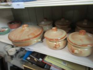 lot 199 image: 6 CERAMIC LIDDED BOWLS AND MORE