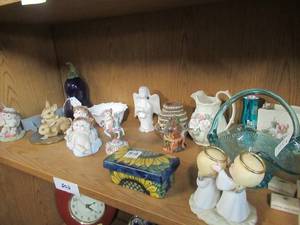 lot 202 image: COLLECTIBLE MINIATURES