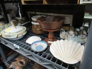 lot 209 image: CERAMIC DECOR, PLATES AND MORE